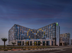 Staybridge Suites Dubai Al-Maktoum Airport, an IHG Hotel