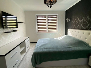 V Tikhom Zelyonom Mikrorayone Flat
