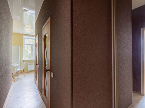 Квартира двухкомнатная Stepanenkov в центре на Маслякова 9