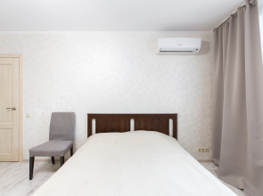 1b  Krasnogrskij 46 Apartments