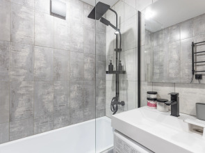 Квартира Уютная 2-к с Потрясающим Видом на Горы и Озеро