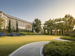 Отель Cross Pattaya Pratamnak