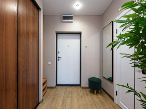 Квартира Новая студия в 5 минутах от ТРЦ Аура