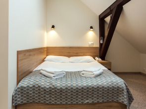 Отель Old Town Trio