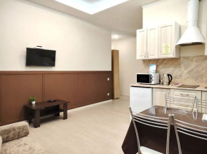 Квартира на цокольном этаже спасающие от жары с кухонной зоной