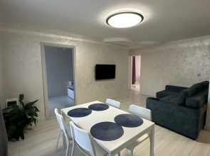 Flat Ryadom S Zh/d Vokzalom 3-Kh Komnatnaya