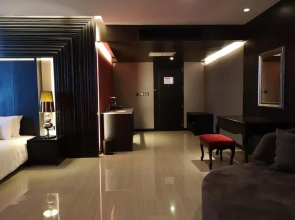 TSix5 Quarter Hotel