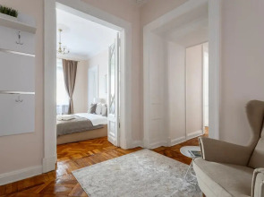 Апартаменты Улучшенные с Двумя Спальнями и Балконом