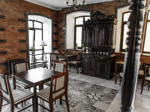 Отель Brick Walls Hotel