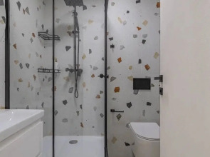 Квартира с большим балконом у метро