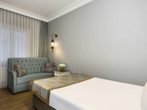 Отель Raymond Old City