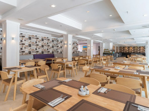 Отель Heeton Concept Pattaya by Compass Hospitality