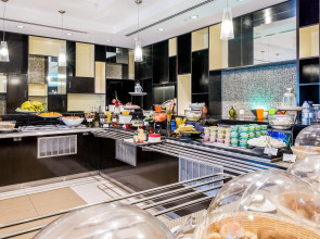 Holiday Inn Express | Dubai Internet City, an IHG Hotel