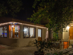 Lis'i Snyi Guest House
