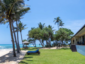 South Point Villa - 3 bedroom Beach Front Villa
