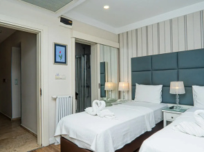Отель Ten Rooms Istanbul Hotel