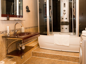 Апартаменты двухкомнатные Premium в центре