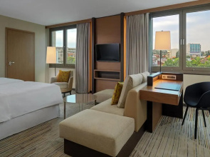 Sheraton Grand Tbilisi Metechi Palace Hotel