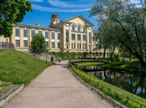 Апартаменты SutkiLive в Центре у метро Садовая