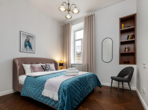 Апартаменты 4-комнатные HomeApart К.Маркса, 30