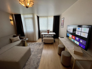 Отель Weingart Suites