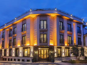 Отель The Triton