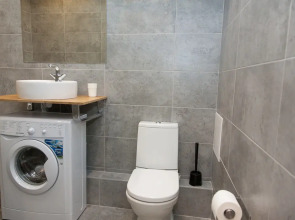 Апартаменты на Зелинского 1 (Кристалл)