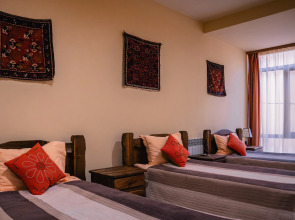 Отель Silk Road