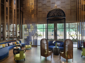 Отель OUTRIGGER Surin Beach Resort