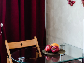 Апартаменты у метро с видом на писательский городок