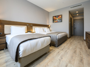 Отель La Quinta by Wyndham Istanbul Gunesli