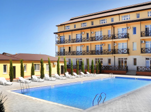 Chernomorskiy Hotel