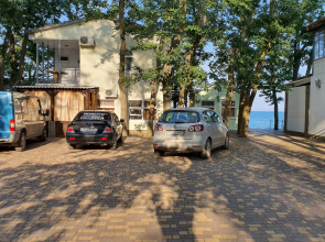 Zhemchuzhny Living Quarters