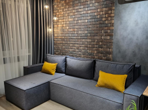 Uyutnaya Kvartira V Stile Loft S Vidom Na Gory Apartments