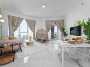 Апартаменты Unique & Stylish High Floor close to Marine Club