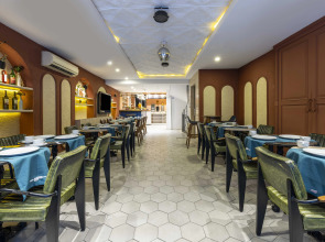 Отель Raymond Old City