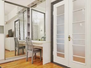 Апартаменты M.O.O.N. APARTMENTS Zenkova 86