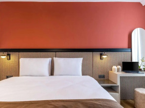 Отель BayMari Suites City Life