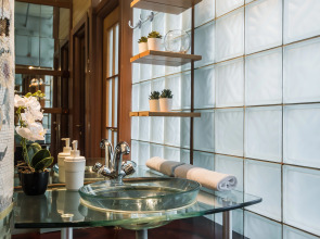 Квартира GM Apartments Четверка в Доме на Набережной у Кремля