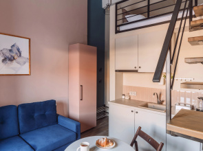 HomeHotel Apartments 3
