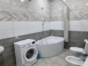 Апартаменты двухкомнатные в центре с террасой