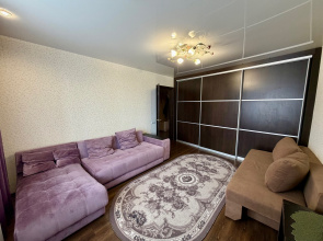 V Tsentre Ishima Prostornaya 2-K Flat