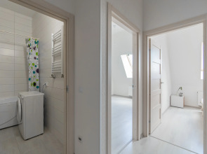 Апартаменты Двухкомнатная Квартира на Мансардном Этаже