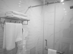 Отель Aliz Boulevard