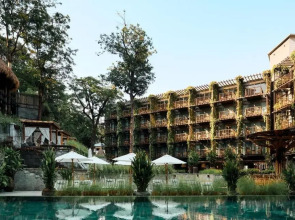 Курортный отель Dinso Resort & Villas Phuket, Vignette Collection by IHG