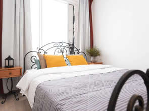 Апартаменты ApartHause рядом с Гринвичем и Плотинкой