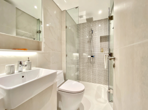 Апартаменты 2 спальни с видом на озеро в шаге от моря