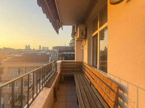 Апартаменты 3BR Flat Old Style 4AC Terrace, Metro