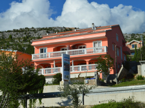 Knezevic Cedo Apartments