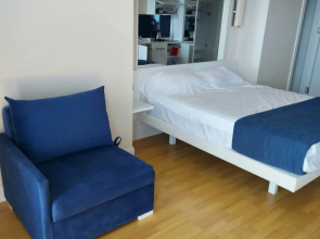 Studiya na 1 Linii dlya Treh Gostej Apart-Hotel
